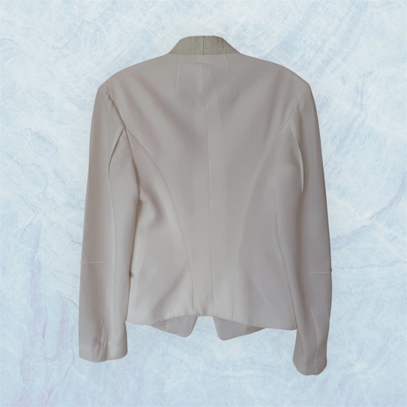 Rag and Bone White Pascal Blazer with Leather Trim on pockets and lapel. Sz 6 - Picture 2 of 14